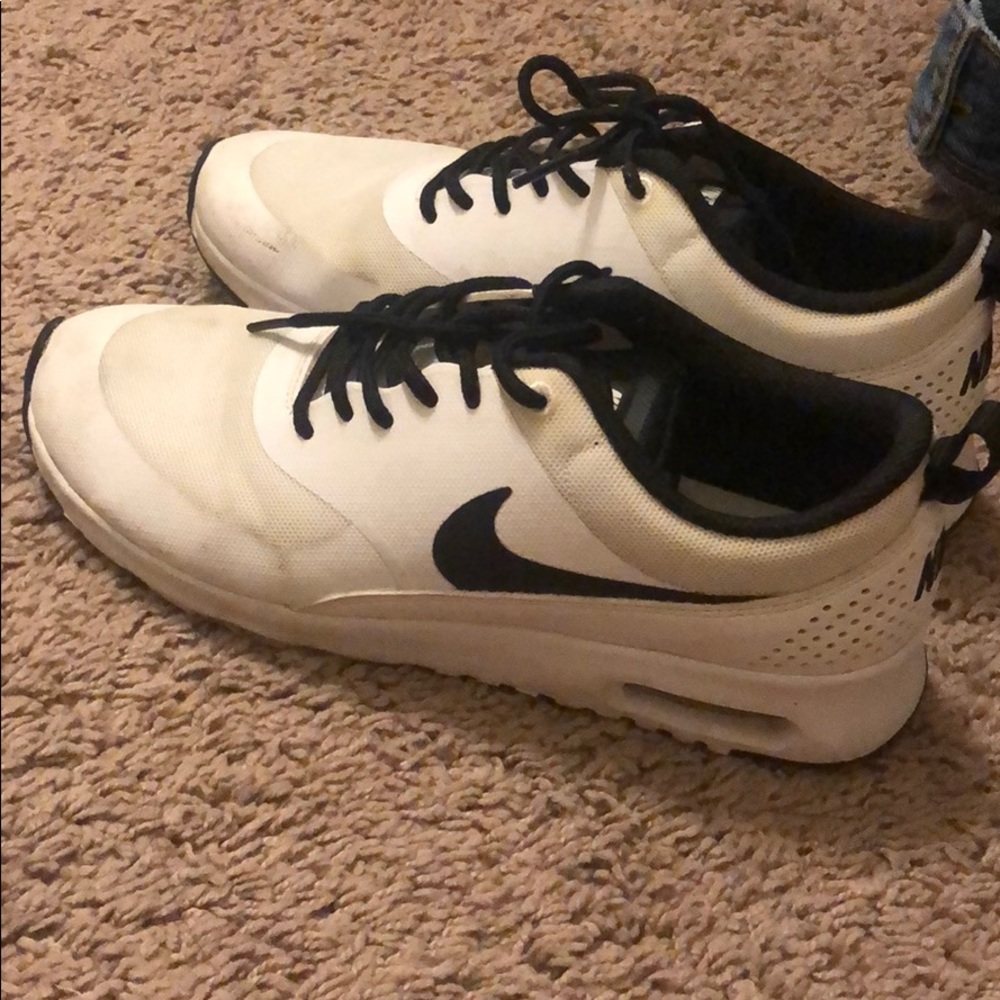 White Nike Air Max Thea